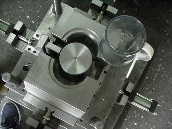 点击查看详细信息<br>标题：注塑模具 阅读次数：2899